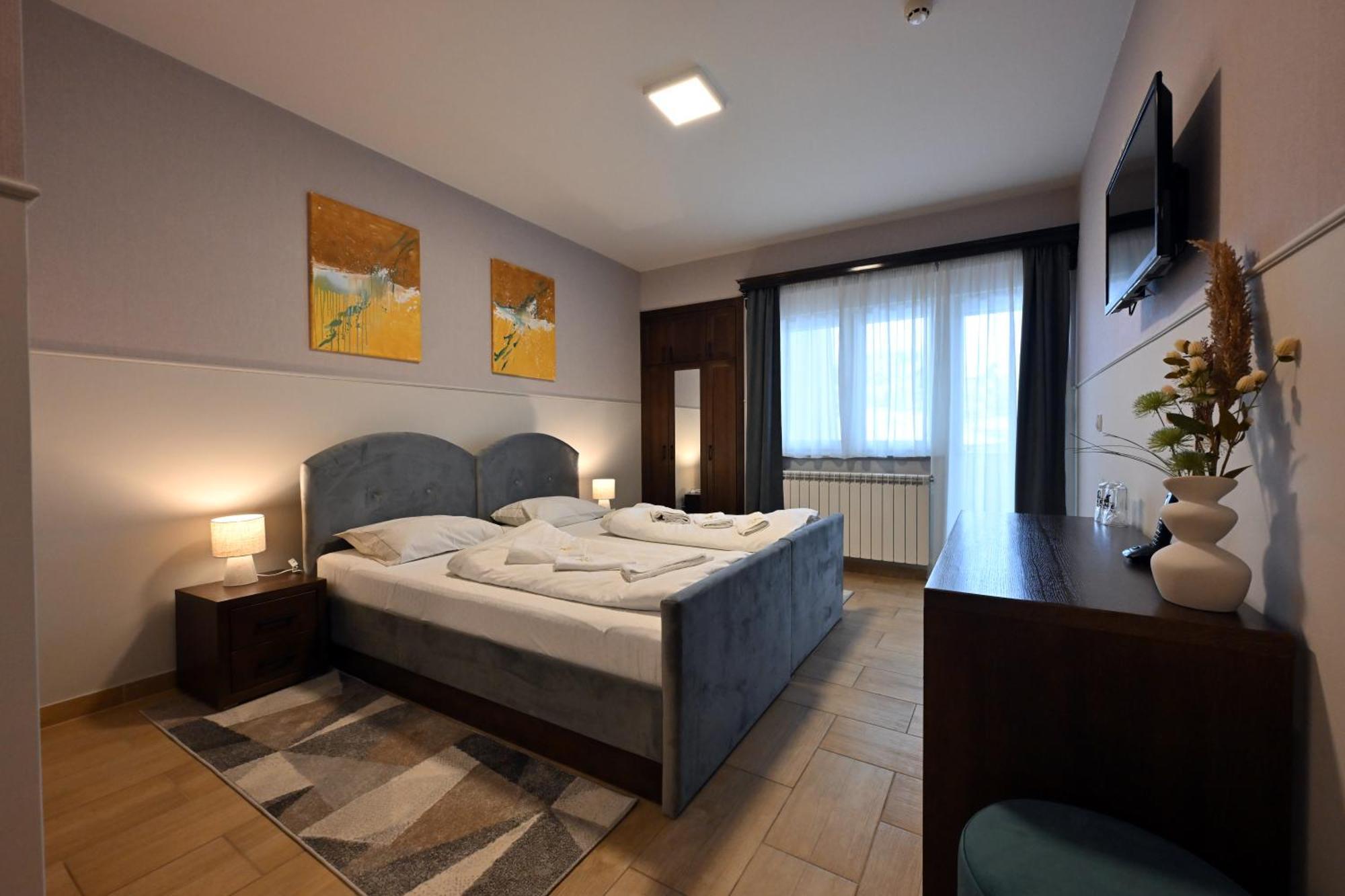 Hotel Lane Сйеница Екстериор снимка