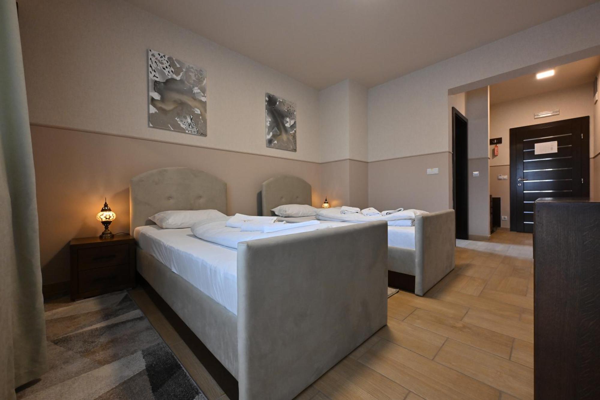 Hotel Lane Сйеница Екстериор снимка