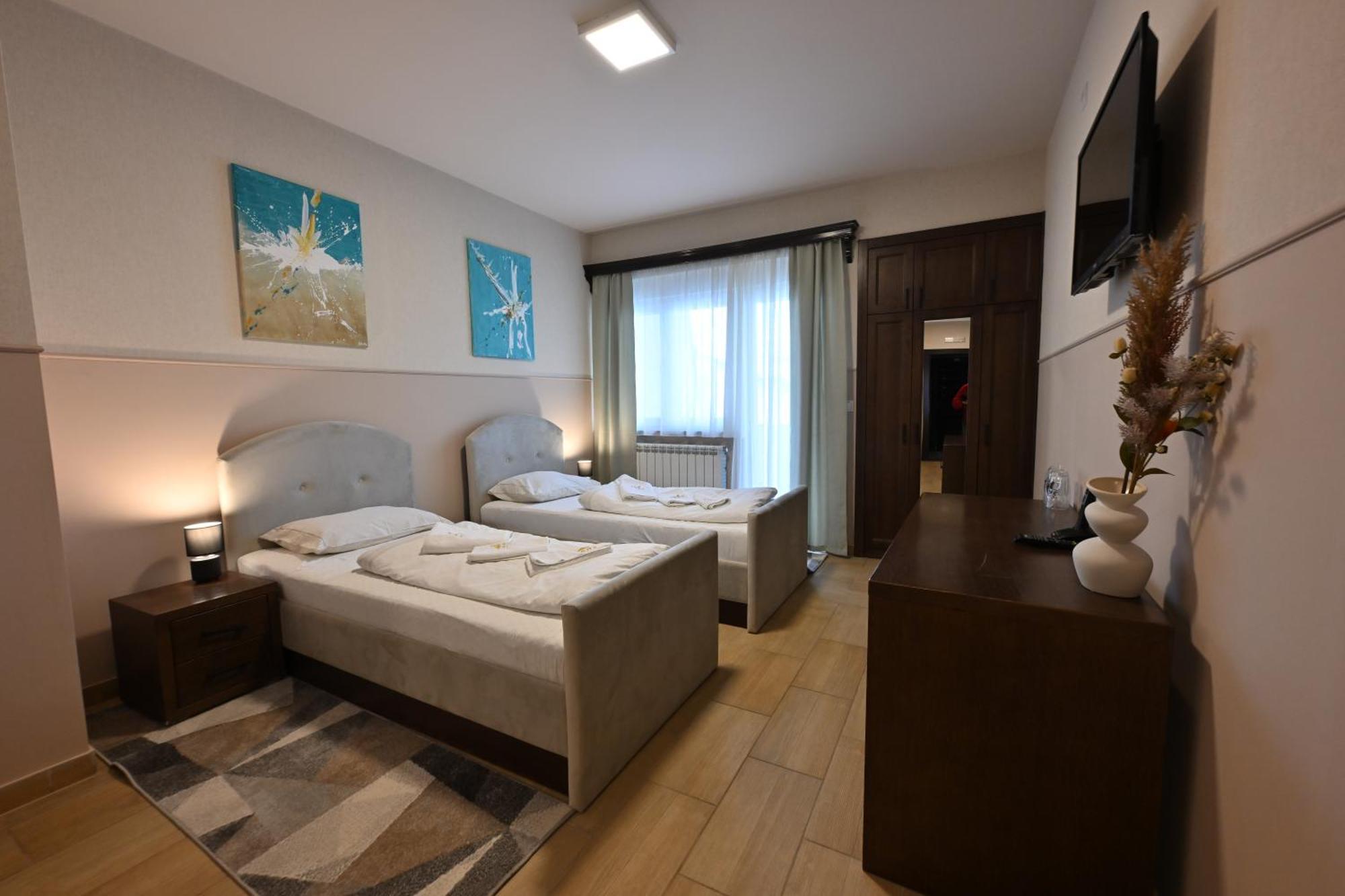 Hotel Lane Сйеница Екстериор снимка
