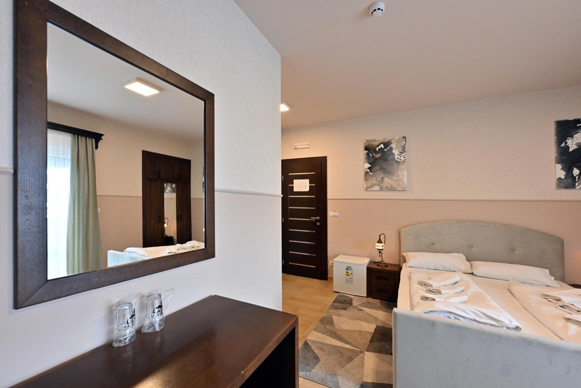 Hotel Lane Сйеница Екстериор снимка
